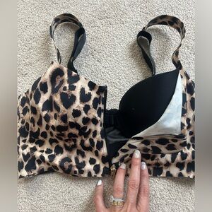 Victoria’s Secret sports bra 34D